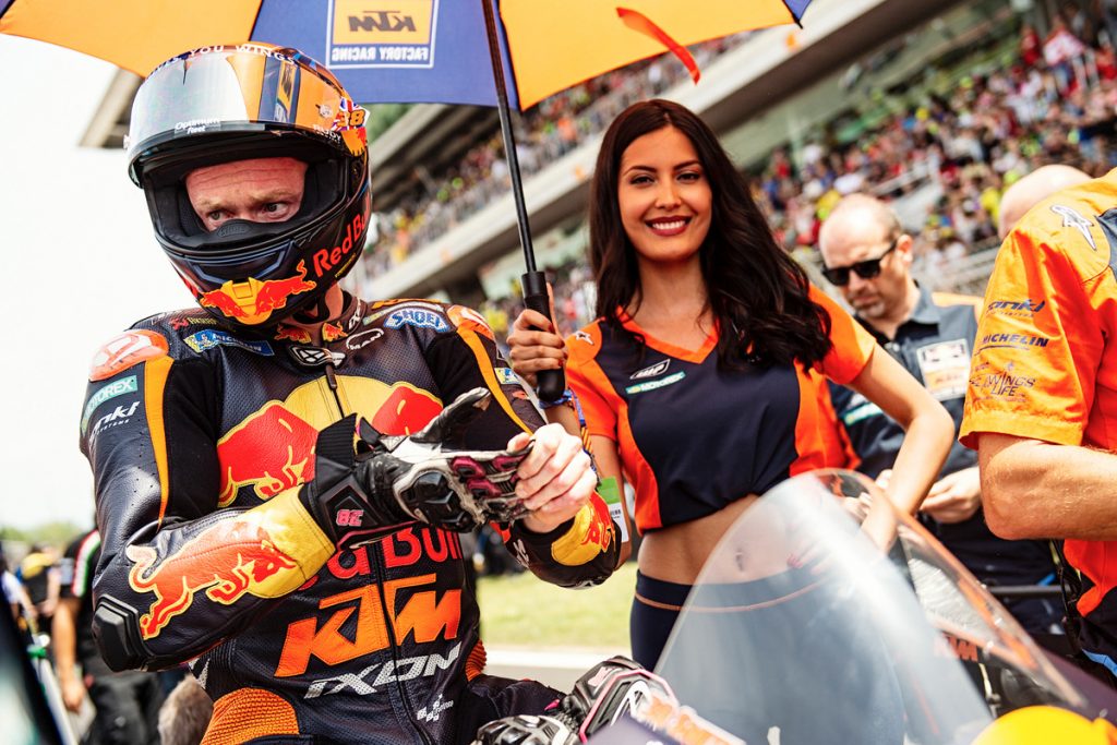 Tough & tight qualifying for Red Bull KTM at Catalunya