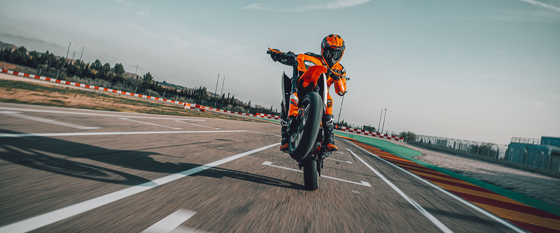 KTM 390 SMC R 2026 - Image 3
