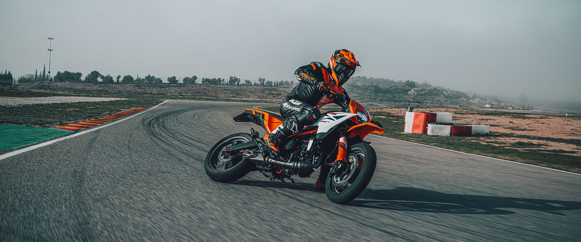 KTM 390 SMC R 2026 - Image 2