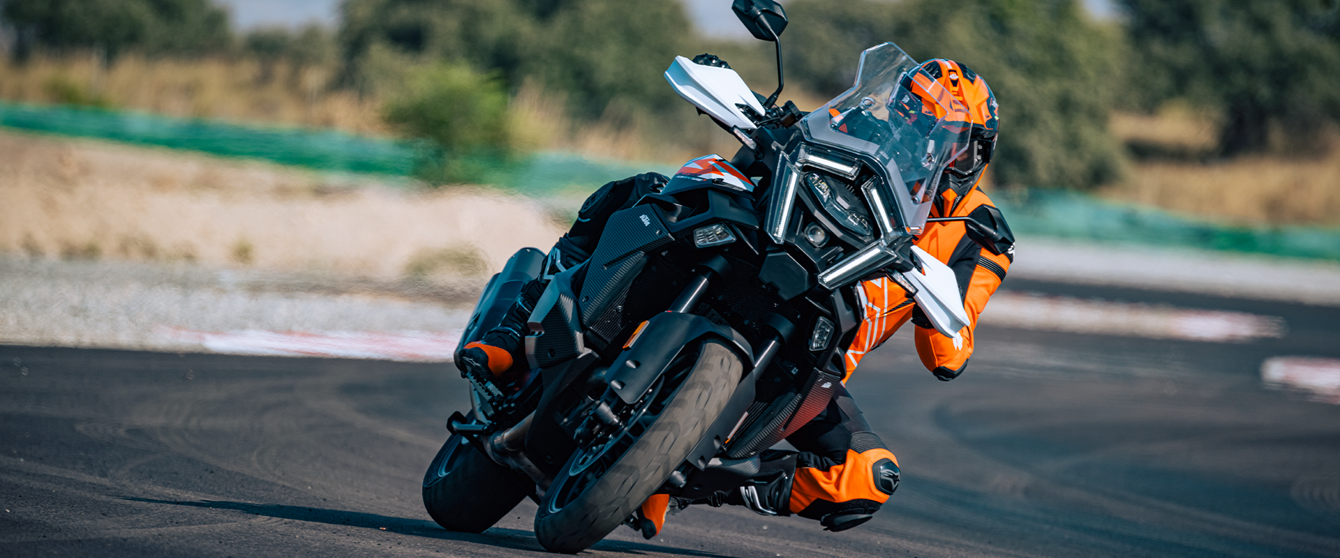 KTM 1390 SUPER ADVENTURE S 2026 - Image 5